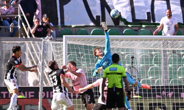 Il Palermo ai play-off, ma spreca un'altra chance vittoria: Brunori e Soleri non bastano, l'Ascoli trova il 2-2 in pieno recupero