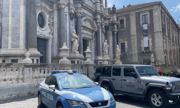 Catania, sorpresi a rubare carburante in un cantiere: intervento della polizia e dell’esercito