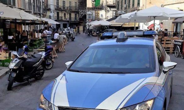 Fermato in piazza Sturzo a Palermo con la droga addosso, un arresto della polizia