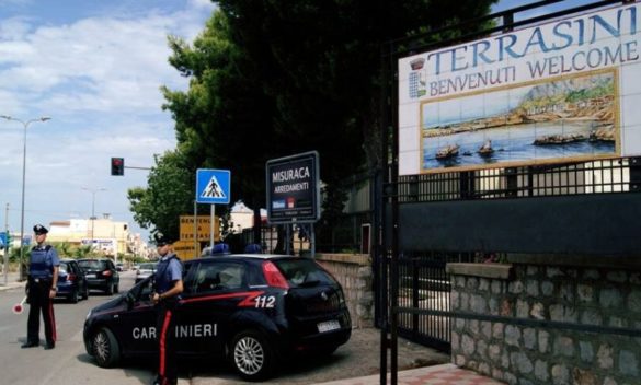 Terrasini, trovato con trenta dosi di cocaina in piazza Duomo: arrestato ventenne