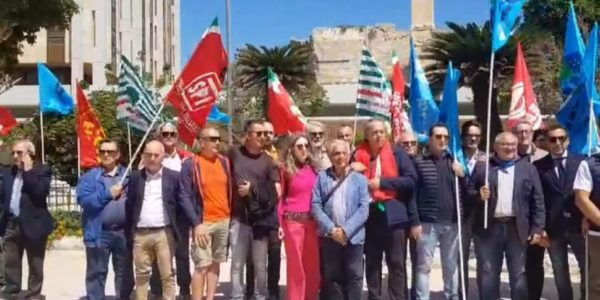 L'operaio morto a Salemi, sit-in dei sindacati a Trapani: «Una giovane vita persa è una sconfitta per tutti»