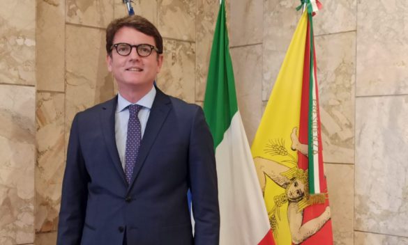 Zambuto rinuncia alla candidatura con Renzi: «Polemiche maliziose, devo salvaguardare la serenità della mia vita»