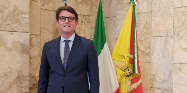 Zambuto rinuncia alla candidatura con Renzi: «Polemiche maliziose, devo salvaguardare la serenità della mia vita»