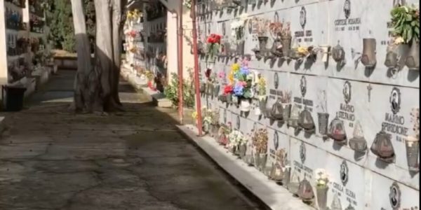 Rubati 500 vasi in rame dal cimitero di Piana degli Albanesi