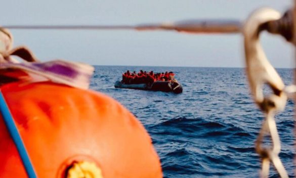 Lampedusa, sbarcano 65 migranti soccorsi da una ong: ci sono due feriti