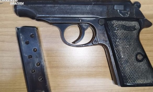 Avola, in giro con pistola e 100 grammi di cocaina: commerciante arrestato