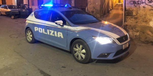 Furto in casa a Palermo, rubano un fucile e una pistola: indagini della polizia