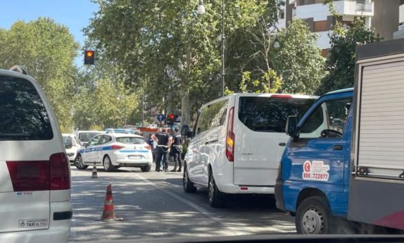 Palermo, incidente tra un'auto e un taxi in via Libertà: una donna ferita e rallentamenti al traffico