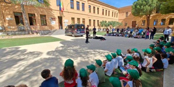 Bagheria, i carabinieri incontrano gli studenti della scuola Bagnera