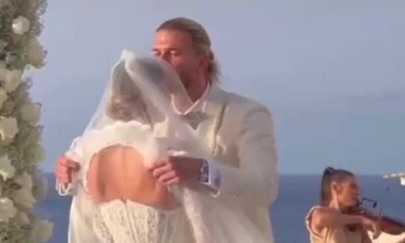 Diletta Leotta e Karius hanno detto sì a Vulcano, le immagini degli sposi all'altare