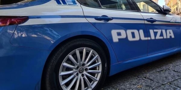 Catania, ingannano un’anziana e la derubano in casa