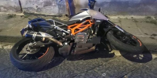 Santa Maria di Licodia, automobilista travolge un ragazzo di 17 anni in moto e scappa