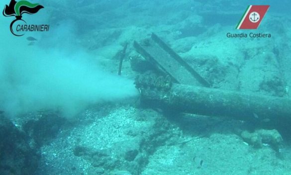 Lampedusa, 18 a giudizio per i reflui fognari finiti in mare senza trattamento: fra loro gli ex sindaci Nicolini e Martello