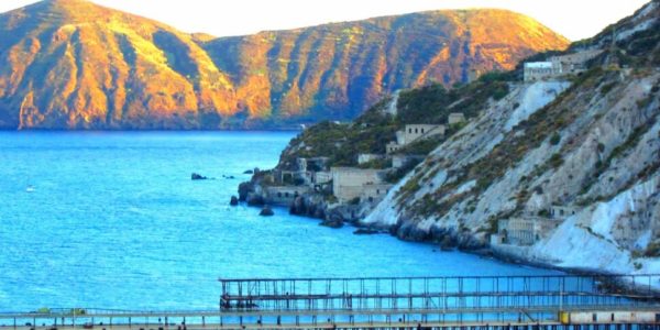 Lipari, a Porticello strutture a rischio crollo