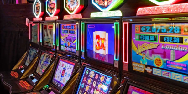 Palermo, regolamento movida: il Tar deciderà a ottobre, restano invariati gli orari di chiusura per le sale con le slot machine