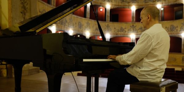 Da Bach a Morricone: il pianista Antonello Manco in concerto al Circolo Artistico Città di Palermo