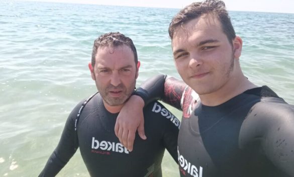 Perse le braccia sotto una pressa, ora attraverserà a nuoto lo Stretto di Messina