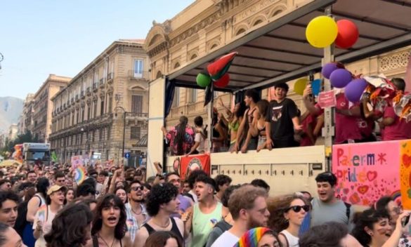 Il Palermo Pride si prende la città: quindicimila persone sfilano contro la violenza di genere