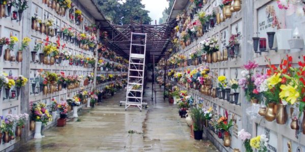 Furto al cimitero di Monreale, rubate 30 grondaie di rame