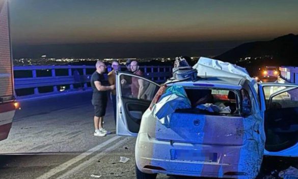 Tragico incidente sulla Palermo-Sciacca, le due vittime trovate fuori dall'auto dai soccorritori: le condizioni dei feriti