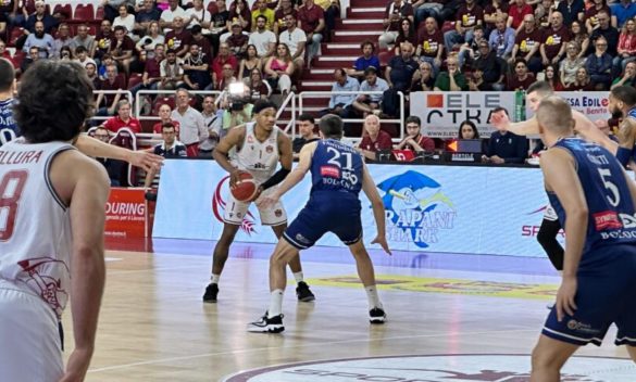 Basket, Trapani Shark concede il bis con Bologna e vola sul 2-0