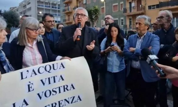 A Caltanissetta sit-in per l'acqua, turni di erogazione ogni 6 giorni