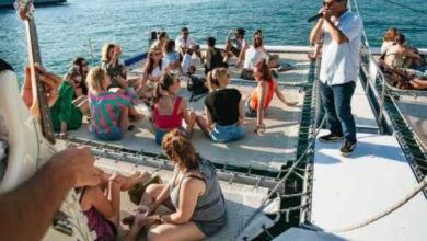 The boat that shoots music every Sunday in Marina di Ragusa Ragusa